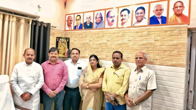 Nominated councilors taking oath in Modinagar | Modinagar Municipal Council