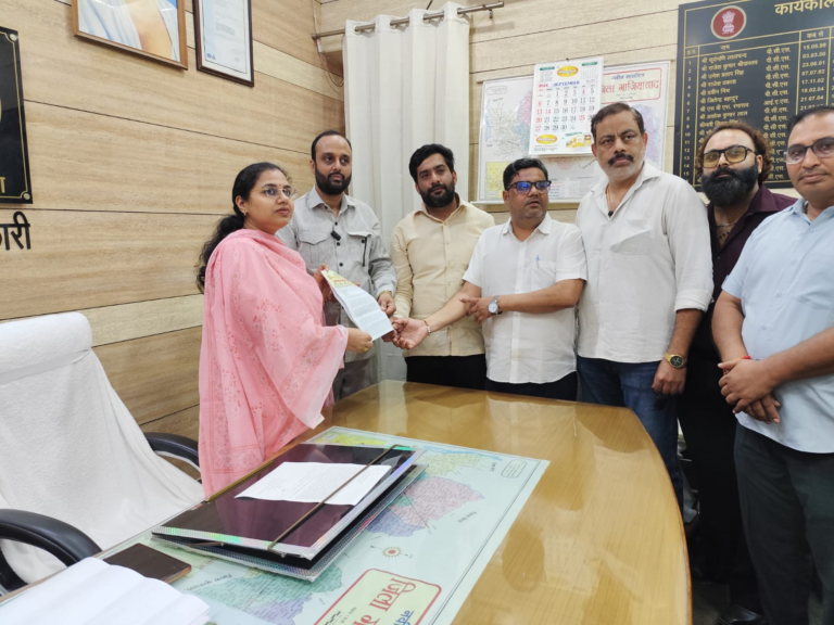 UPI MDR व्यवस्था को लेकर उत्तर प्रदेश उद्योग व्यापार मंडल ने चिंता जताई है। संगठन ने छोटे व्यापारियों के लिए UPI भुगतान शुल्क-मुक्त रखने की मांग की है।